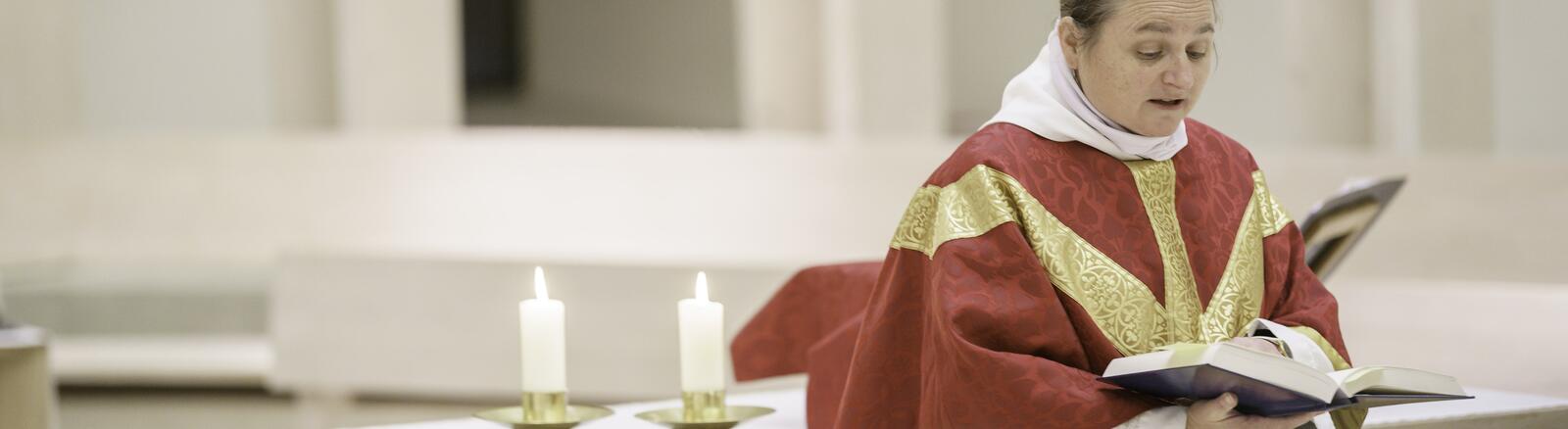 Revd Dr Sarah Brush